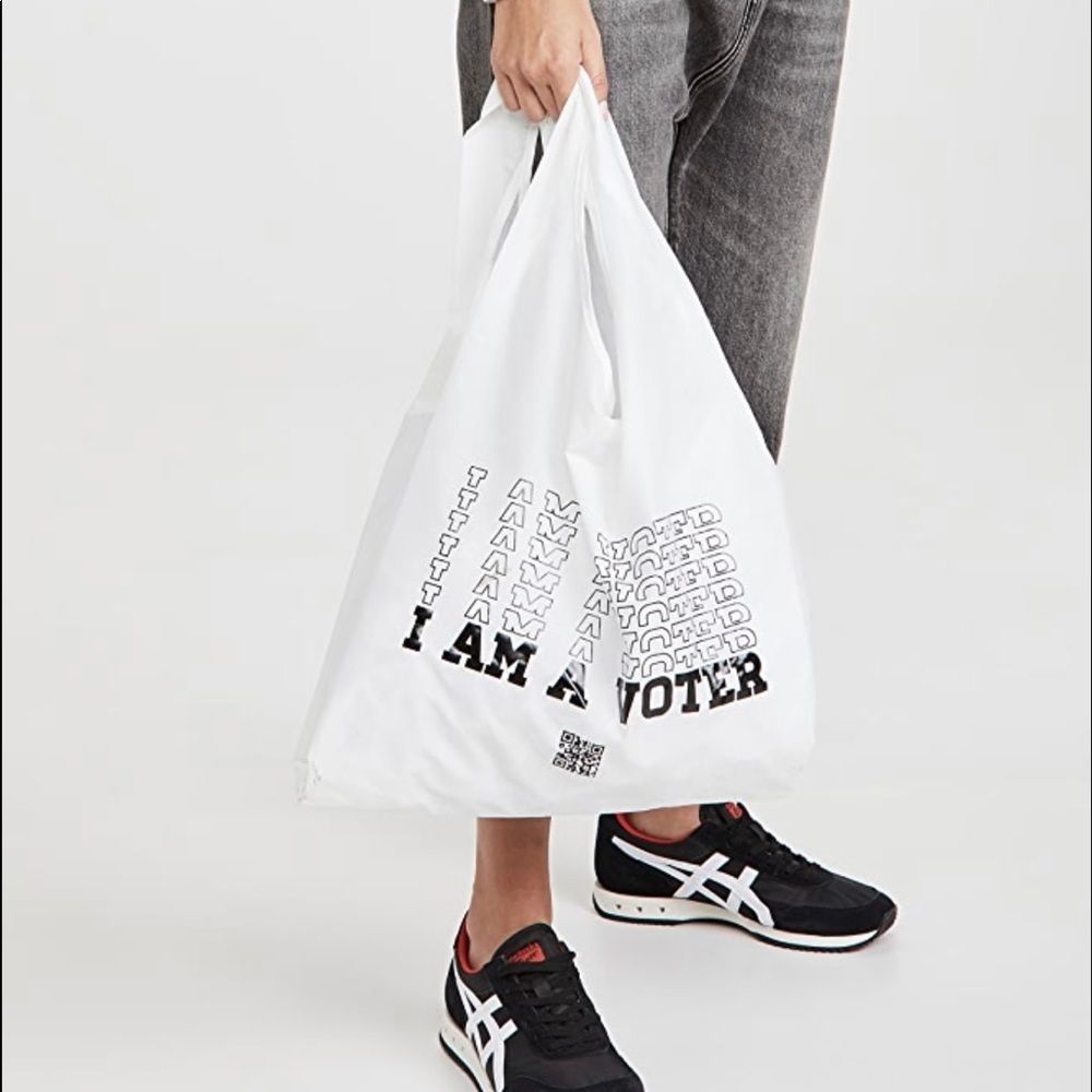 NWOT BAGGU x I Am A Voter Collab - white